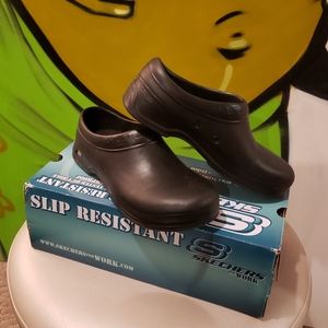 WOMEN'S NON SLIP SHOES BLACK SIZE 8 LIKE NEW